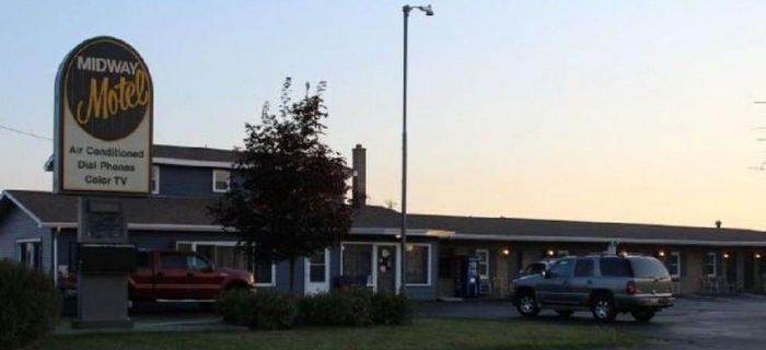 Midway Motel (Mid-Way Motel) - Web Listing (newer photo)